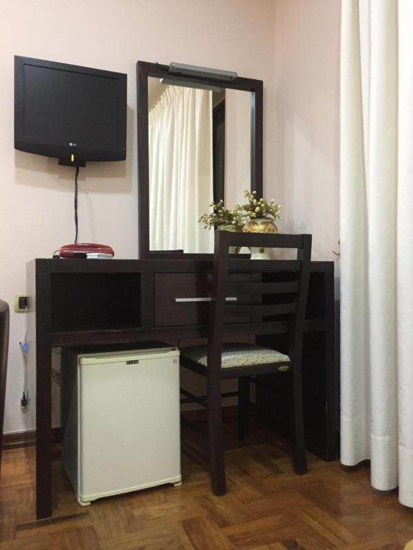 Double Room image 3