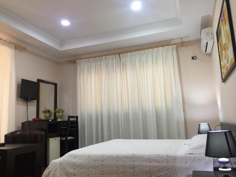 Double Room image 3