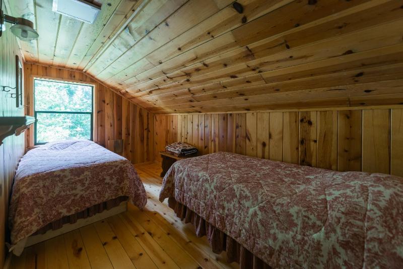 Three-Bedroom Chalet image 2