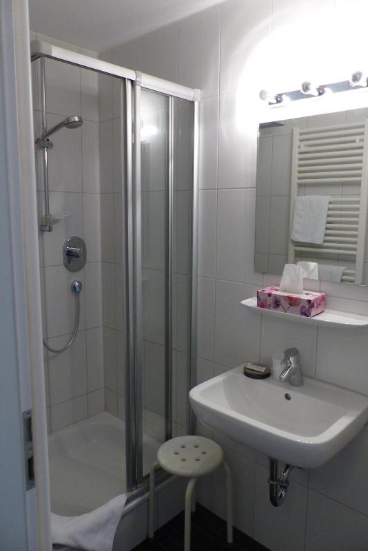 Single Room with Shower image 1