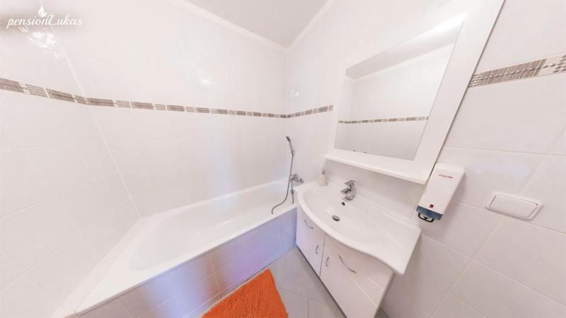 Comfort Triple Room with Bath #6 image 4