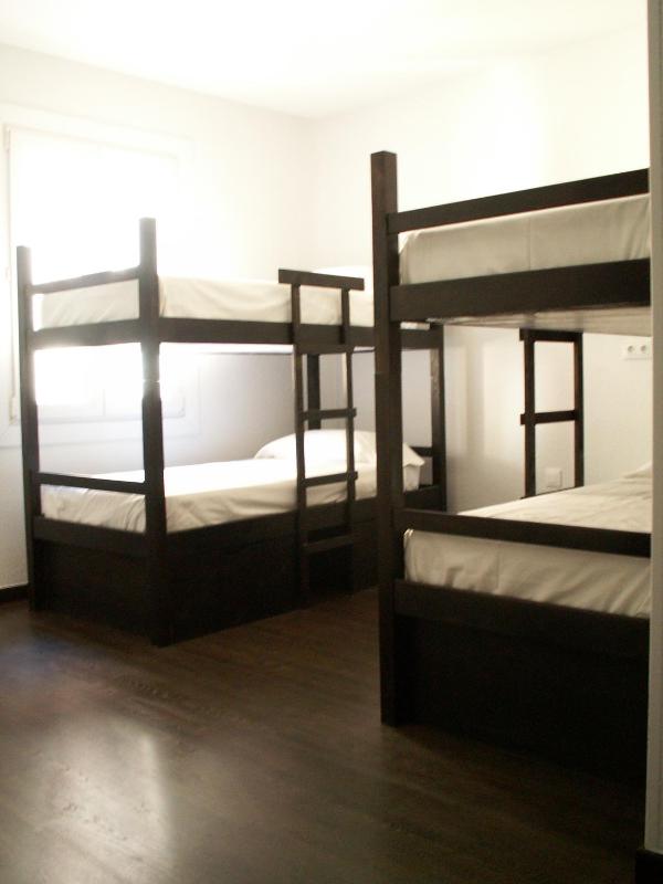 Bed in 4-Bed Mixed Dormitory Room image 2
