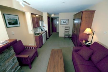  Deluxe Two Bedroom Condo image 2