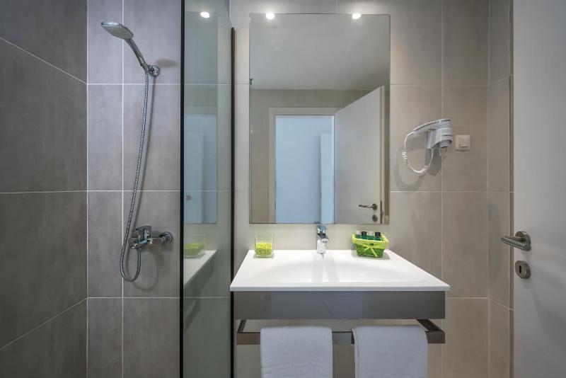 Superior Double Room with Sea View image 4
