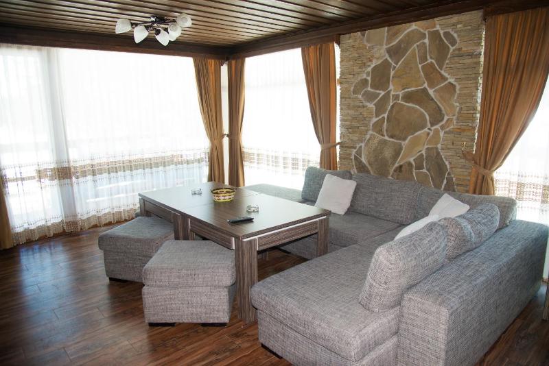 Deluxe Villa image 4