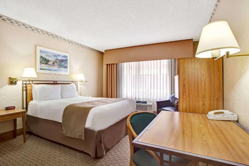 Travelodge by Wyndham Seattle By The Space Needle - image 11