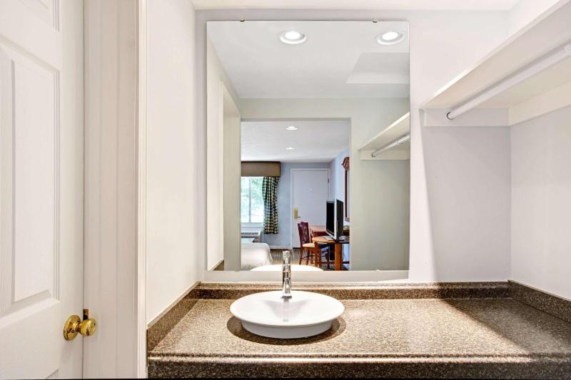 Single Room image 2