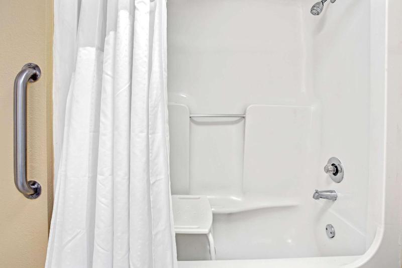 King Room - Disability Access - Non-Smoking