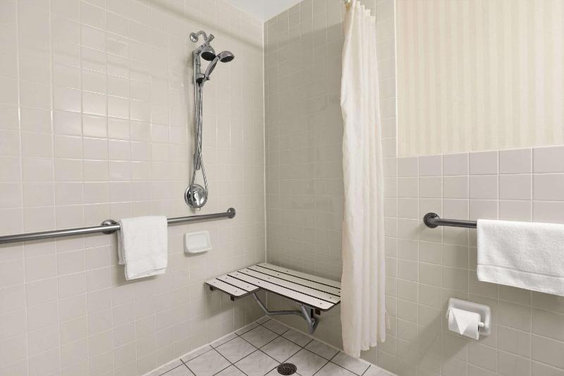 Travelodge by Wyndham San Francisco Bay - image 10