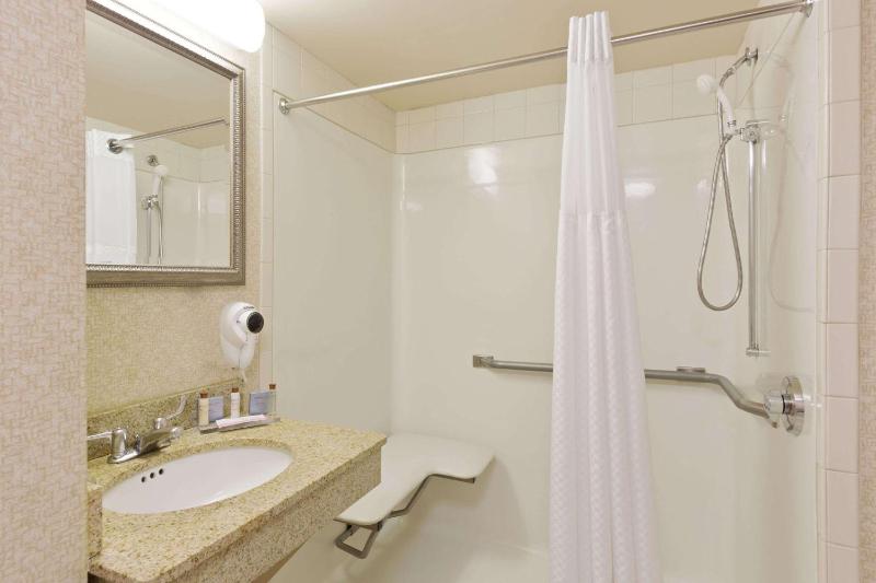 King Room - Disability Access - Non-Smoking image 4