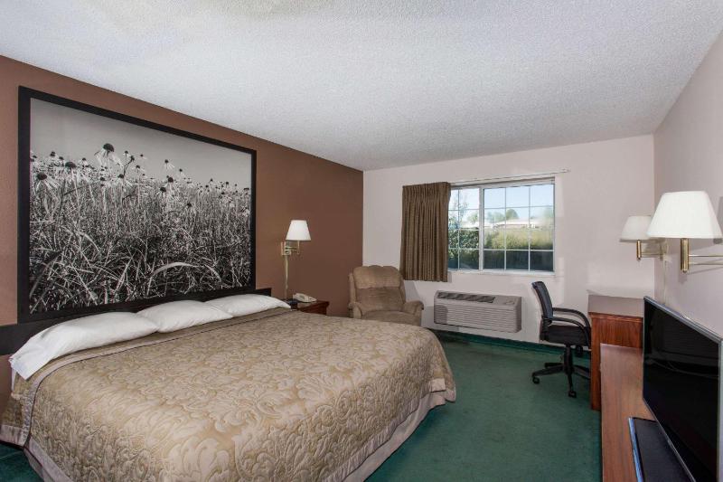 King Room - Disability Access/Non-Smoking image 2