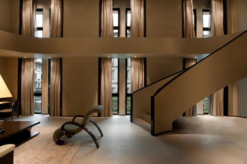 Signature Suite - Split Level image 1