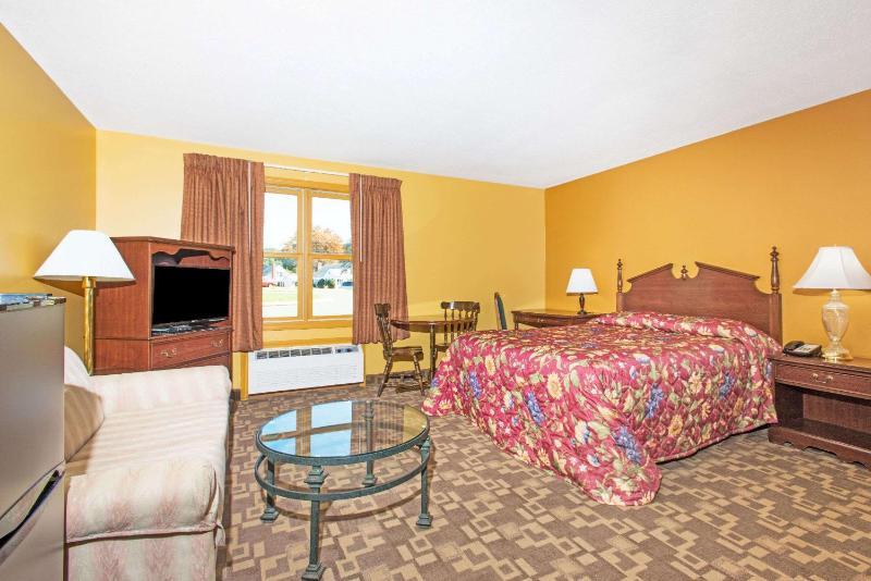 Queen Room - Non-Smoking image 2