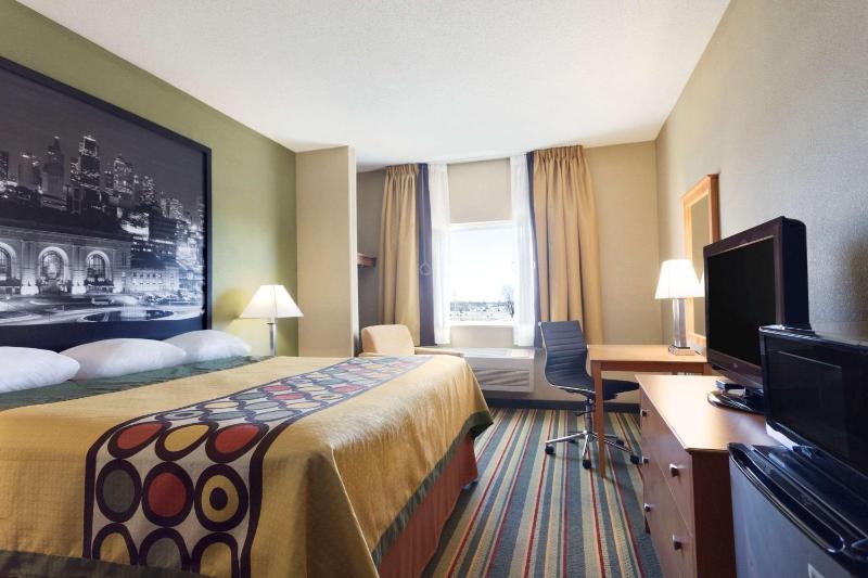 King Room - Non-Smoking image 3