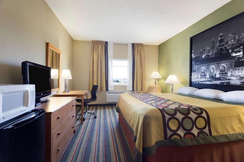 King Room - Non-Smoking image 2