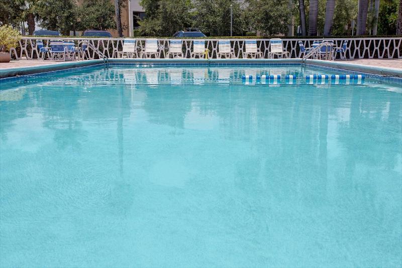 Knights Inn - Hallandale FL - image 15