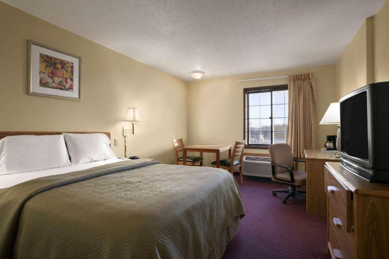 King Room - Non-Smoking image 2