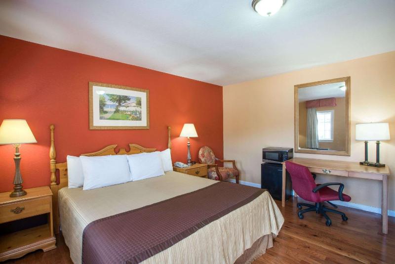 King Room - Non-Smoking image 1