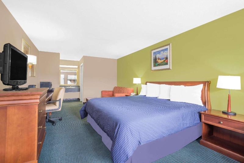 King Room - Disability Access image 3
