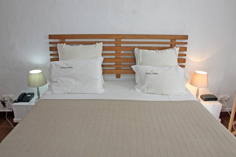 Double Room image 3