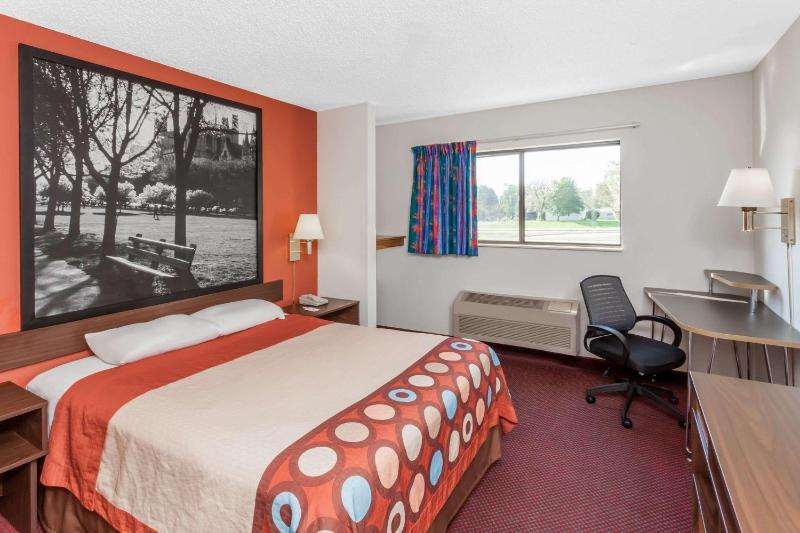 King Room - Non-Smoking image 3