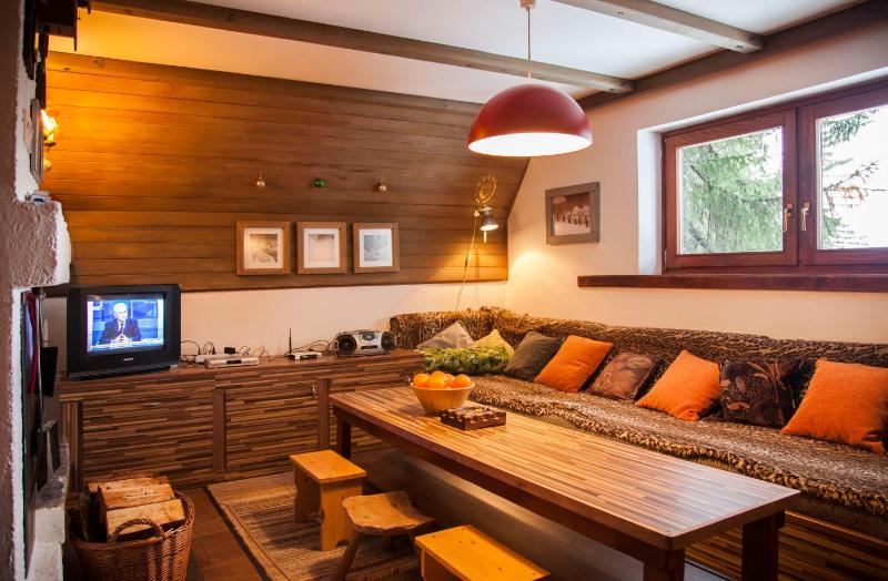 Apartment with Mountain View image 3