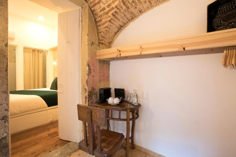 Superior Double Room image 4