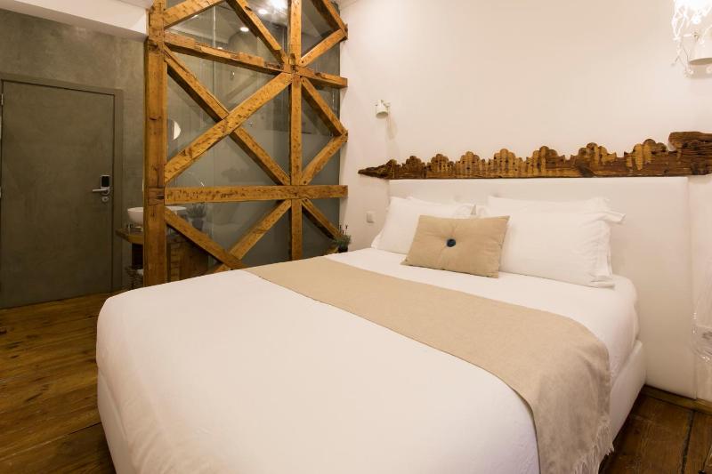Double Room image 4