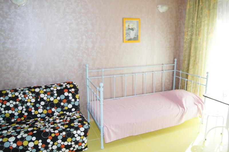Standard Triple Room image 3