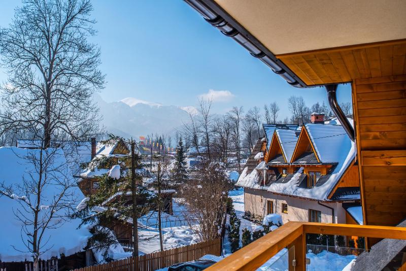 Apartment with Mountain View image 3