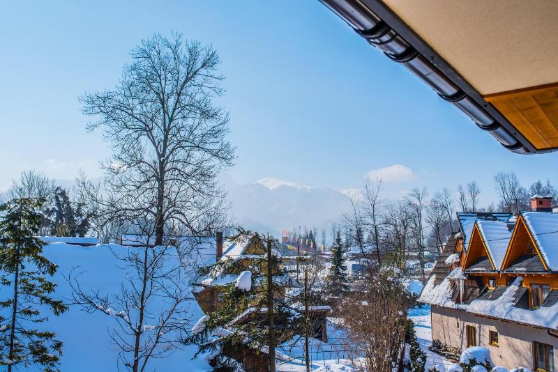 Apartment with Mountain View image 2