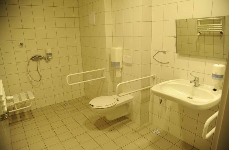 Twin Room image 2