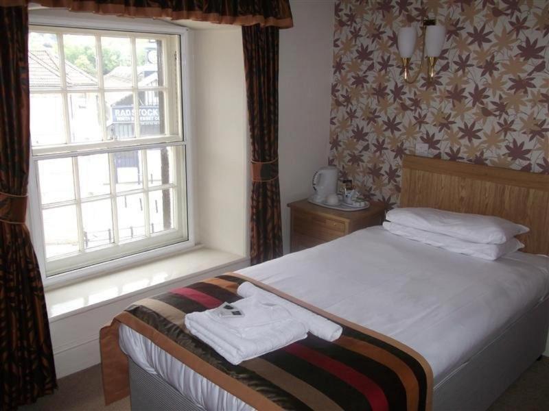 Single Room image 3