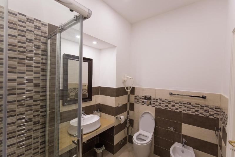 Double Room with Private Bathroom image 2