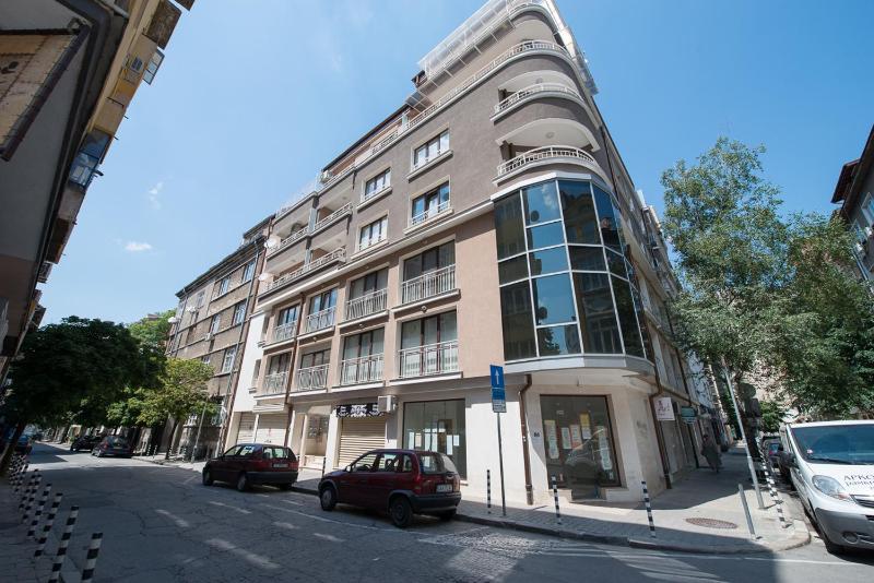 Two-Bedroom Apartment - 9 Bistritsa Str. image 2