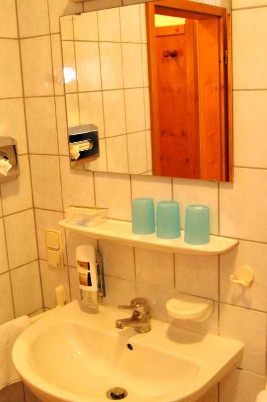 Double Room image 3
