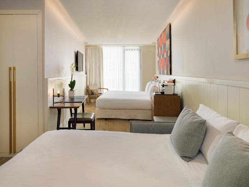 Superior Double or Twin Room with City View image 2