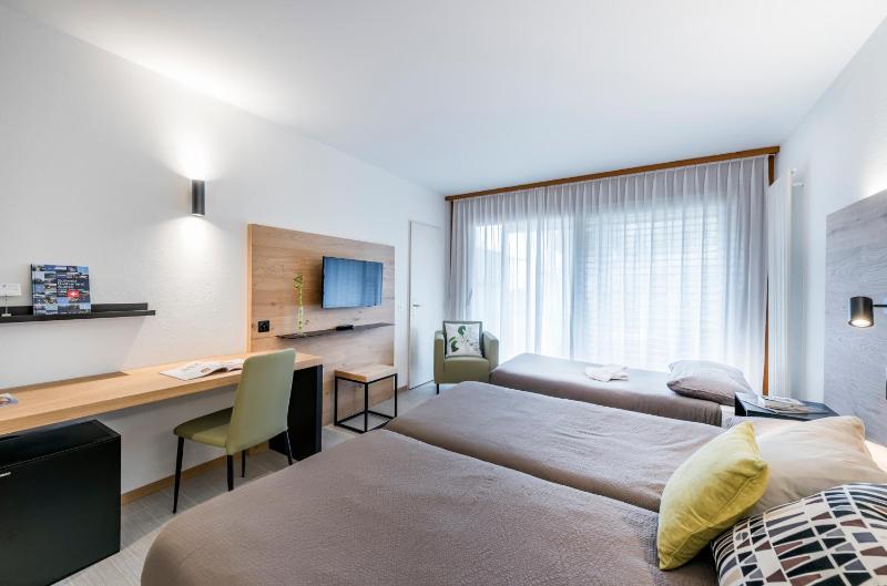 Superior Double or Twin Room with Terrace image 1