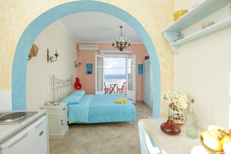 One-Bedroom Bungalow with Sea View image 2