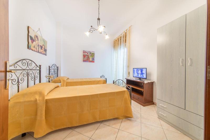 Two-Bedroom House image 3