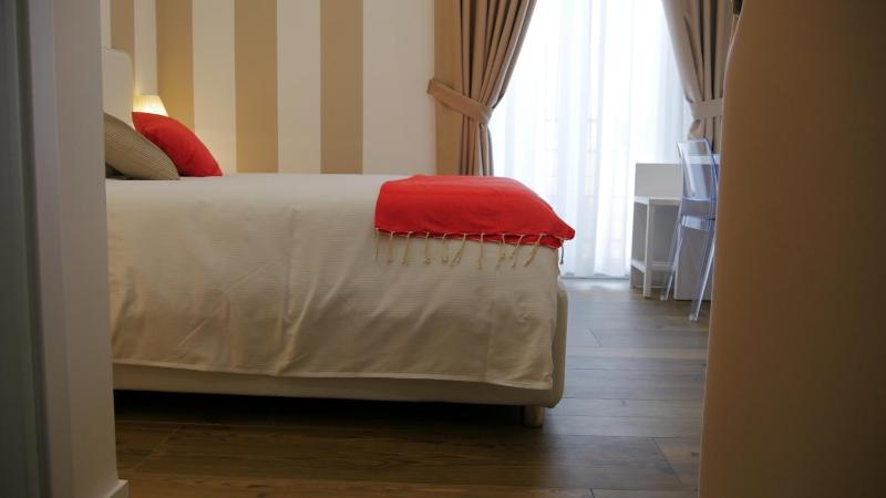 Economy Double Room image 3