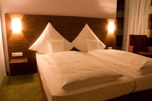 Double Room image 4