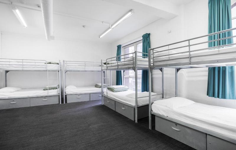 Bed in 8-Bed Mixed Dormitory Room with Shared Bathroom image 1