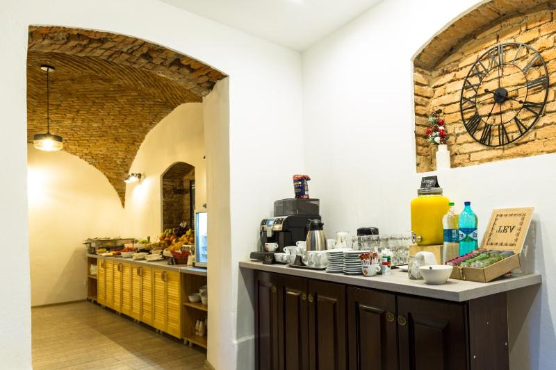 Standard Double Room image 3