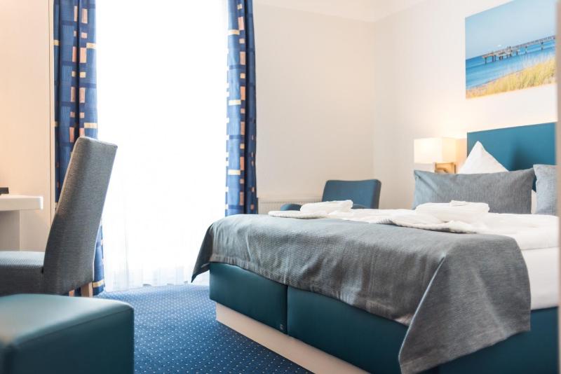 Double Room with Balcony -  Sea Side image 4