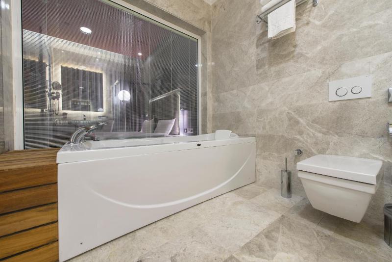 Junior Suite image 2