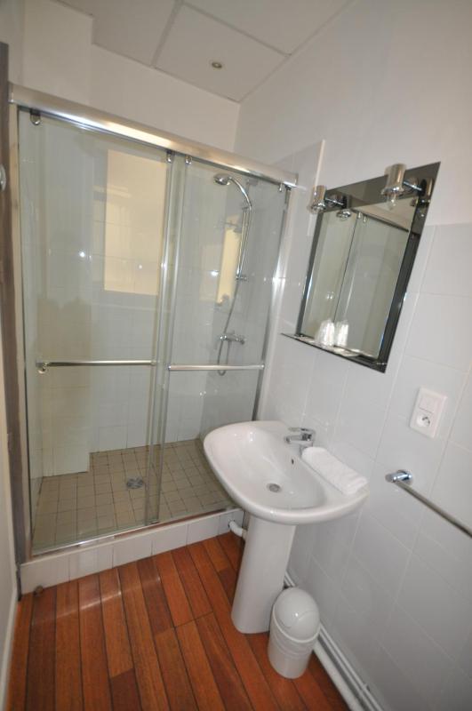 Twin Room image 2