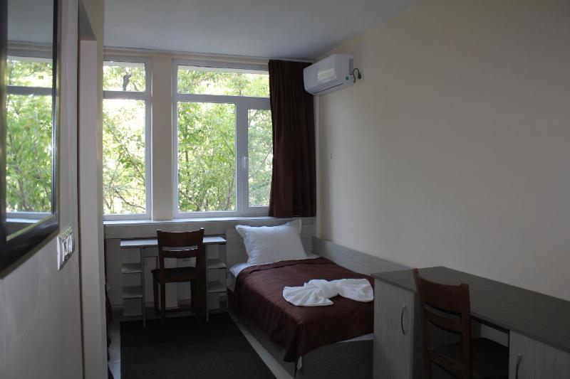 Triple Room image 4