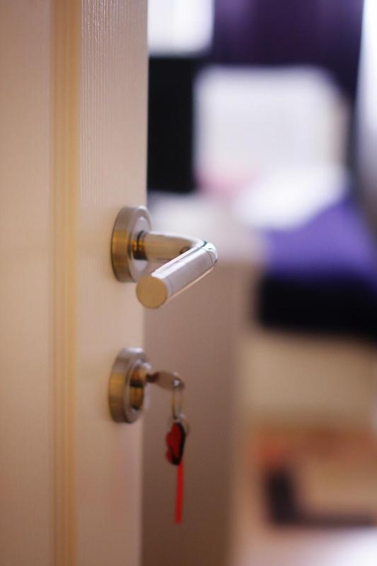 Twin Room image 3