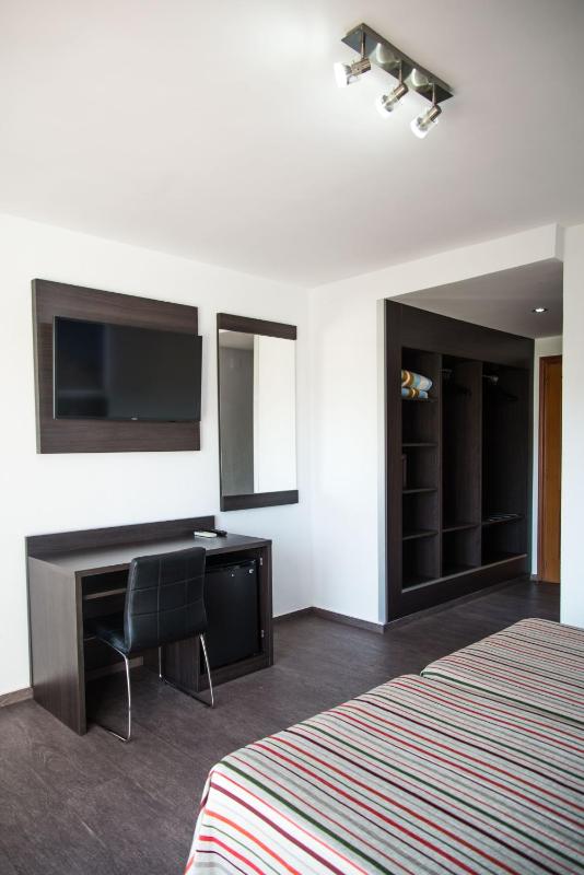 Triple Room (2 Adults + 1 Child) image 2